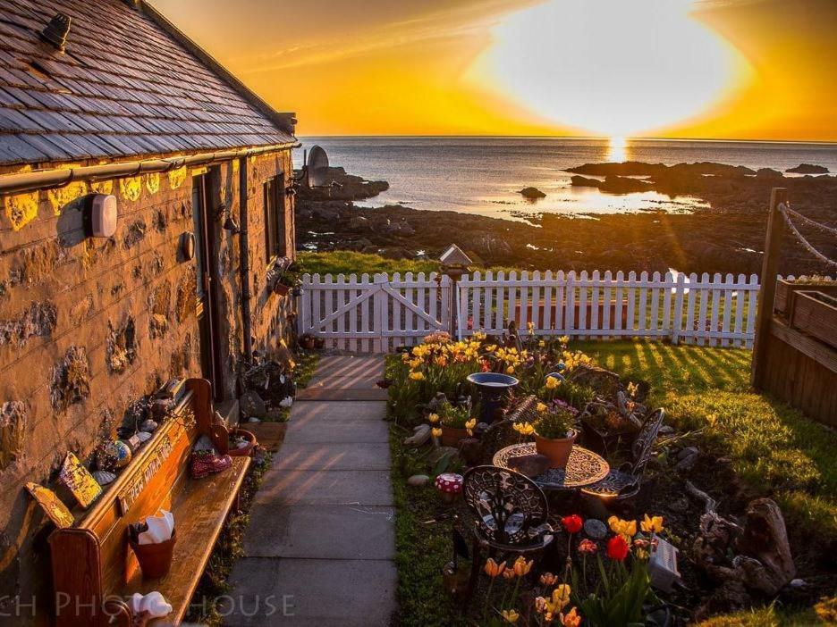 Pew With A View - Seafront Cottages Sandhaven Bagian luar foto